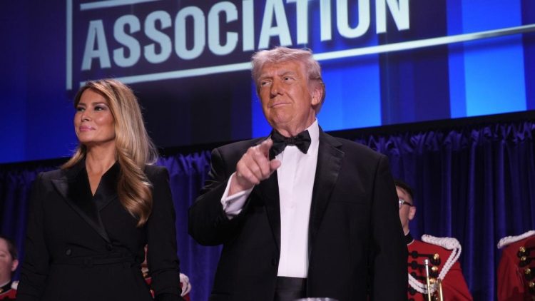 Panică la Casa Albă – Focuri de armă la dineul corespondenţilor. Donald şi Melania Trump, evacuaţi