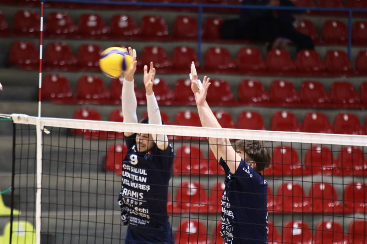 Volei. Divizia A1. Știința Explorări Baia Mare – CSM București 3-2, în cel de-al doilea meci