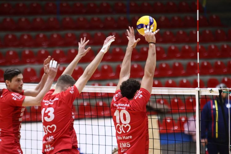 Volei. Știința Explorări Baia Mare a pierdut primul meci al duelului pentru evitarea retrogradării