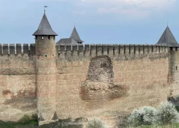 Zid prăbușit la Cetatea Hotin. Incidentul, surprins și distribuit pe rețelele de socializare