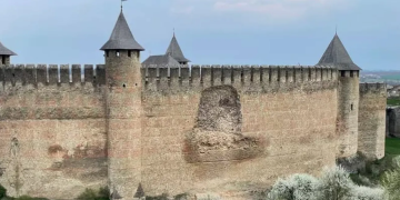 Zid prăbușit la Cetatea Hotin. Incidentul, surprins și distribuit pe rețelele de socializare