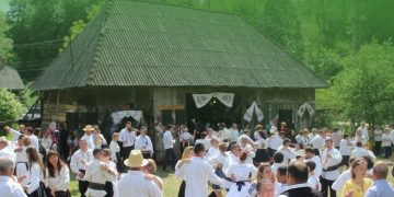 „Danț la șură” revine la Vărai pe 31 mai. Joc, muzică tradițională și voie bună la ediția a VI-a