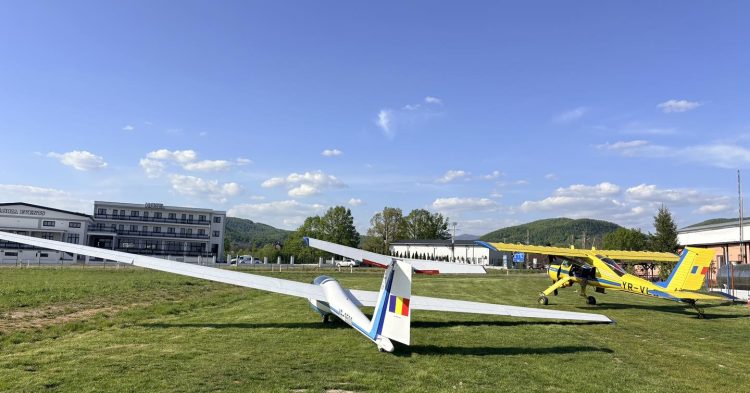 Activitate intensă la Aeroclubul „Alexandru Papană” Baia Mare: 117 ore de zbor într-o singură lună