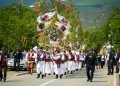 Tradiția merge mai departe la Hoteni: mii de oameni au participat la „Tânjaua Hotenarilor”. GALERIE FOTO