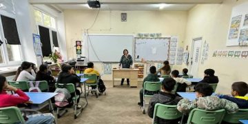 „Cele patru colțuri”, covorul povestitor care a adus lectura mai aproape de elevii băimăreni