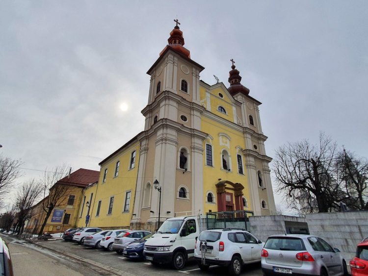 Două biserici istorice din Baia Mare și Baia Sprie, readuse la frumusețea de odinioară