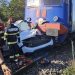 Tragedie pe calea ferată în Oradea. Două persoane au murit după ce un tren a lovit un autoturism