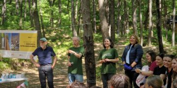 „Școala Naturii”, lecție în aer liber la Lacul Albastru pentru elevii din Baia Sprie