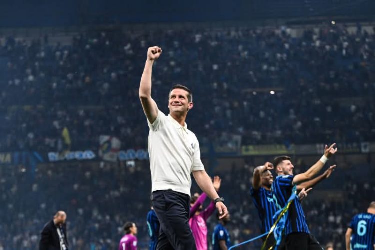 Cristi Chivu, primul antrenor român care câștigă titlul în unul din cele mai puternice cinci campionate din Europa!