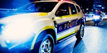 (VIDEO) Doi polițiști din Maramureș, eroi în timpul liber: au imobilizat un bărbat înarmat cu un cuțit pentru a salva o femeie