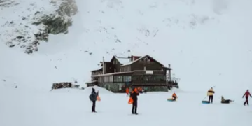 Aproape un metru şi jumătate de zăpadă în zona turistică Bâlea Lac