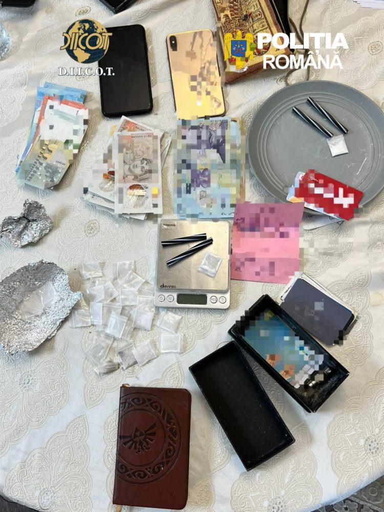 Cocaină și substanțe psihoactive descoperite la domiciliul unui suspect din Maramureș