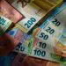 Euro atinge un nou maxim: leul, tot mai aproape de pragul critic de 5,2
