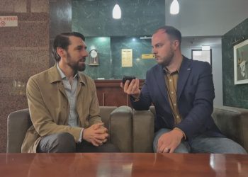 EDITORIAL: Târgu Lăpuș, între orgolii și oportunitate ratată: cum s-a transformat o vizită regală într-un scandal al micimii locale