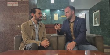 EDITORIAL: Târgu Lăpuș, între orgolii și oportunitate ratată: cum s-a transformat o vizită regală într-un scandal al micimii locale