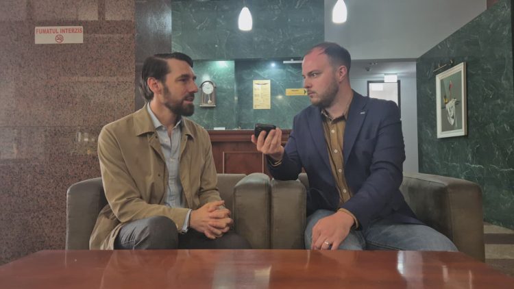 EDITORIAL: Târgu Lăpuș, între orgolii și oportunitate ratată: cum s-a transformat o vizită regală într-un scandal al micimii locale