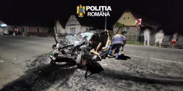Polițiștii explică cum s-a produs accidentul de la Câmpulung la Tisa. O șoferiță băută a intrat cu mașina într-un autobuz