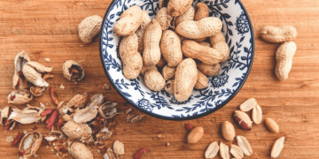 Atenție, încă o alertă alimentară! Mai multe sortimente de arahide contaminate cu aflatoxine, retrase de la raft