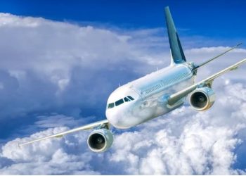 Mii de zboruri anulate la nivel mondial după explozia prețului combustibilului pentru avioane