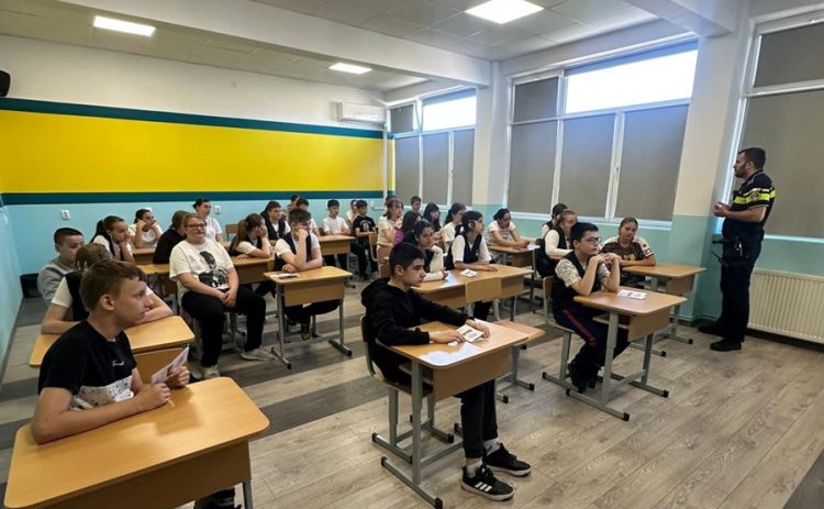 Elevii din Baia Sprie, informați despre efectele bullyingului și importanța respectului reciproc