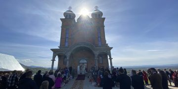 Târnosirea bisericii din Tăuții Măgherăuș – zi de sărbătoare pentru întreaga comunitate