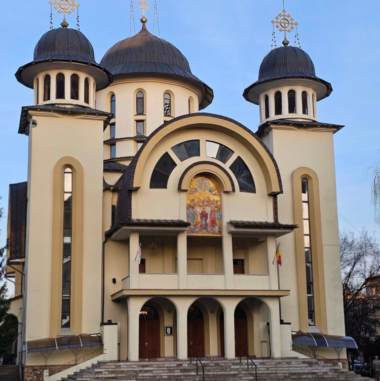 Hram la Parohia ortodoxă „Înălțarea Domnului” din Baia Mare. Va sluji Preasfințitul Părinte Timotei Sătmăreanul