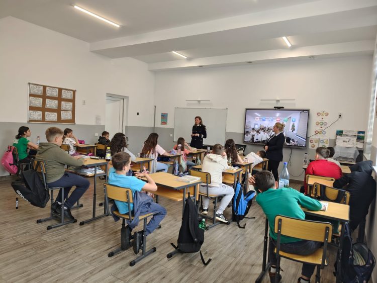 Lecții despre siguranță, droguri și pericole online pentru elevii din Cicârlău și Văleni