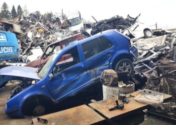 Verificări de amploare la firmele de fier vechi și dezmembrări auto: mai multe nereguli constatate