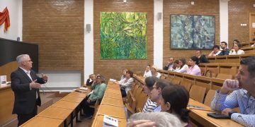 Lansare de carte la Facultatea de Litere din Baia Mare. Volumul „Curajul de a spune NU” de Ciprian Mihali, în prim-plan