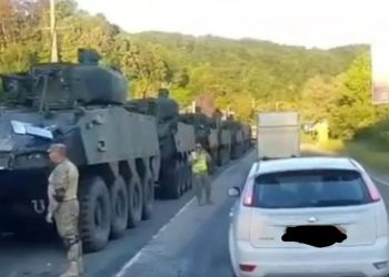 Impact violent între trei blindate Piranha 5 ale Armatei, pe ruta Dej – Baia Mare: 11 militari au fost răniți