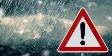 Vreme instabilă în weekend – Furtuni, descărcări electrice și grindină până duminică