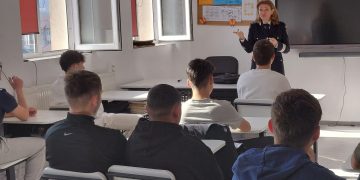 Campanie de prevenire derulată de polițiști la Colegiul Economic „Nicolae Titulescu”