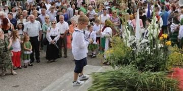 Programul liturgic de Praznicul Pogorârii Sfântului Duh