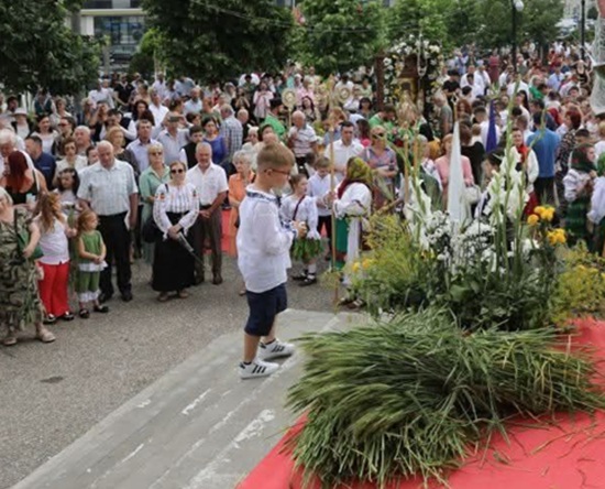 Programul liturgic de Praznicul Pogorârii Sfântului Duh