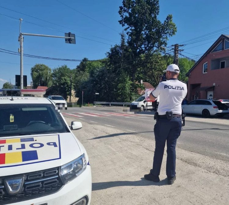 Polițiștii rutieri au verificat zeci de autovehicule în cadrul unei acțiuni preventive