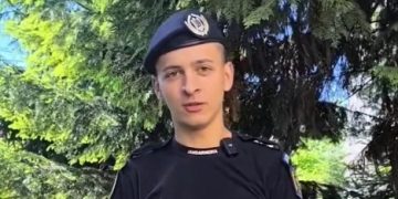 Spirit civic și responsabilitate – Un elev jandarm a predat o geantă cu bani găsită într-o stație de autobuz