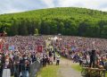 Sâmbătă, 23 mai, Șumuleu Ciuc devine centrul celui mai mare pelerinaj catolic din Europa