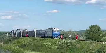 Intervenție contracronometru pentru stingerea unui incendiu feroviar în Ulmeni