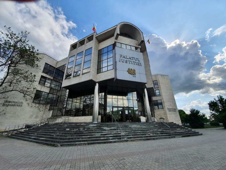 Justiția cu două viteze: când se poate în două ore și când nu se poate în trei luni