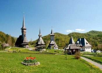 Eveniment religios deosebit la Mănăstirea Bârsana: sărbătoarea „Soborul Sfinților 12 Apostoli”