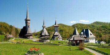 Eveniment religios deosebit la Mănăstirea Bârsana: sărbătoarea „Soborul Sfinților 12 Apostoli”