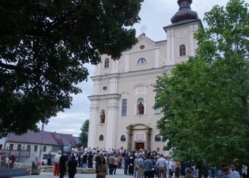 Biserica „Sfânta Treime” din Baia Mare, binecuvântată după cinci ani de restaurare – Un simbol de peste 300 de ani renăscut în splendoarea sa barocă