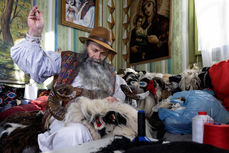 Măștile populare din Maramureș, un simbol viu al tradițiilor străvechi