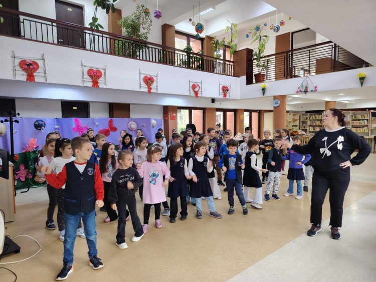 Dans, zâmbete și voie bună la Centrul Rivulus Pueris din Baia Mare