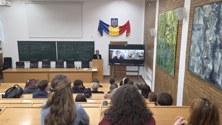 „Sfârșitul umanioarelor?” dezbătut la Baia Mare de academicianul Mircea Dumitru