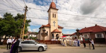 Preasfințitul Părinte Samuel Bistrițeanul a slujit la Lechința în Duminica Tuturor Sfinților