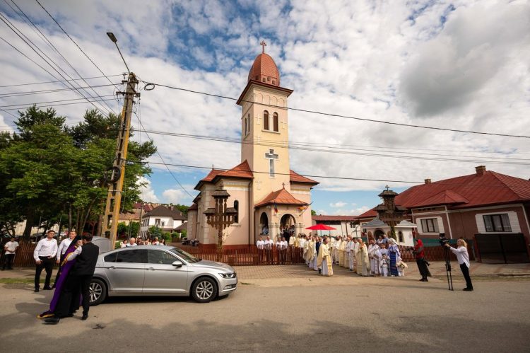 Preasfințitul Părinte Samuel Bistrițeanul a slujit la Lechința în Duminica Tuturor Sfinților