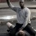 Atac șocant în Belfast. Tentativă de decapitare a unui bărbat în plină stradă