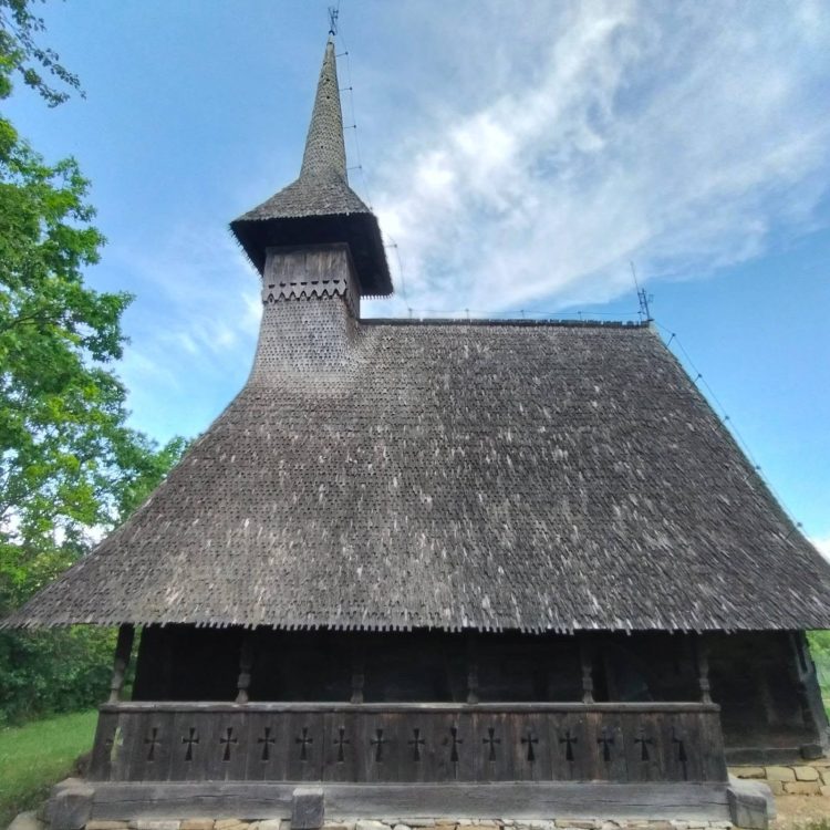 Biserica de lemn din Arduzel, o comoară a patrimoniului maramureșean cu o istorie fascinantă