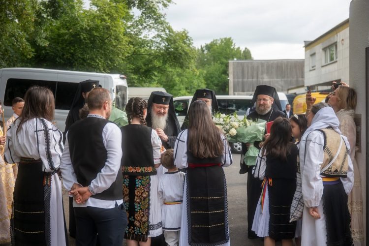 Biserică românească sfințită în Germania, în prezența mai multor ierarhi ortodocși